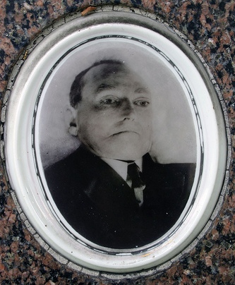 Man with painted eyes